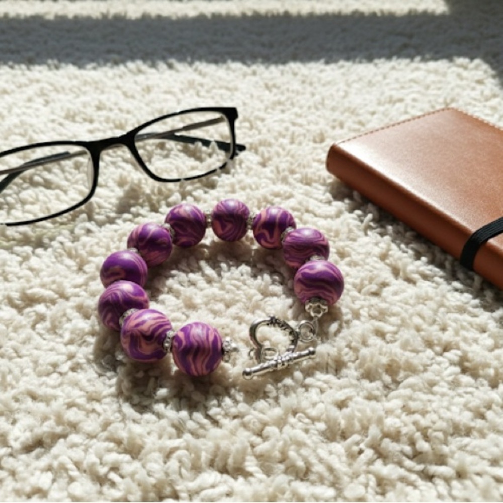 Unique Artisan Purple Marble-Look Beaded Bracelet with Rhinestone Spacers - Picture 6 of 11